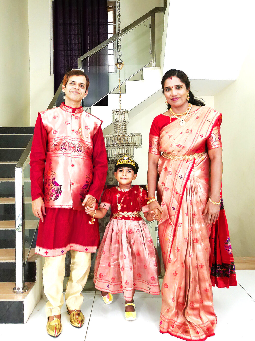 Family Matching Dress Set MOTHER DAUGHTER SON FATHER Twinning Dress IBI-9993BG Red Gold Traditional Family Matching Dress for Birthday Theme